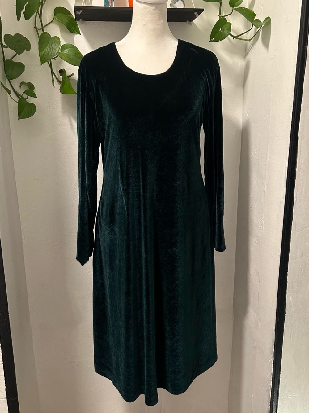 Emerald Green Velvet Velour Midi Dress - Size: Large - Women’s